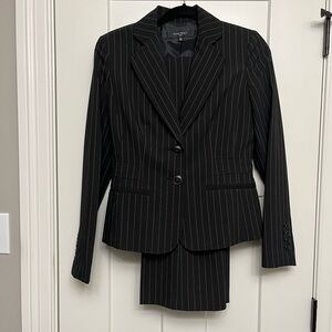 Women’s Nine West Black Pinstriped Pant Suit - Size 2